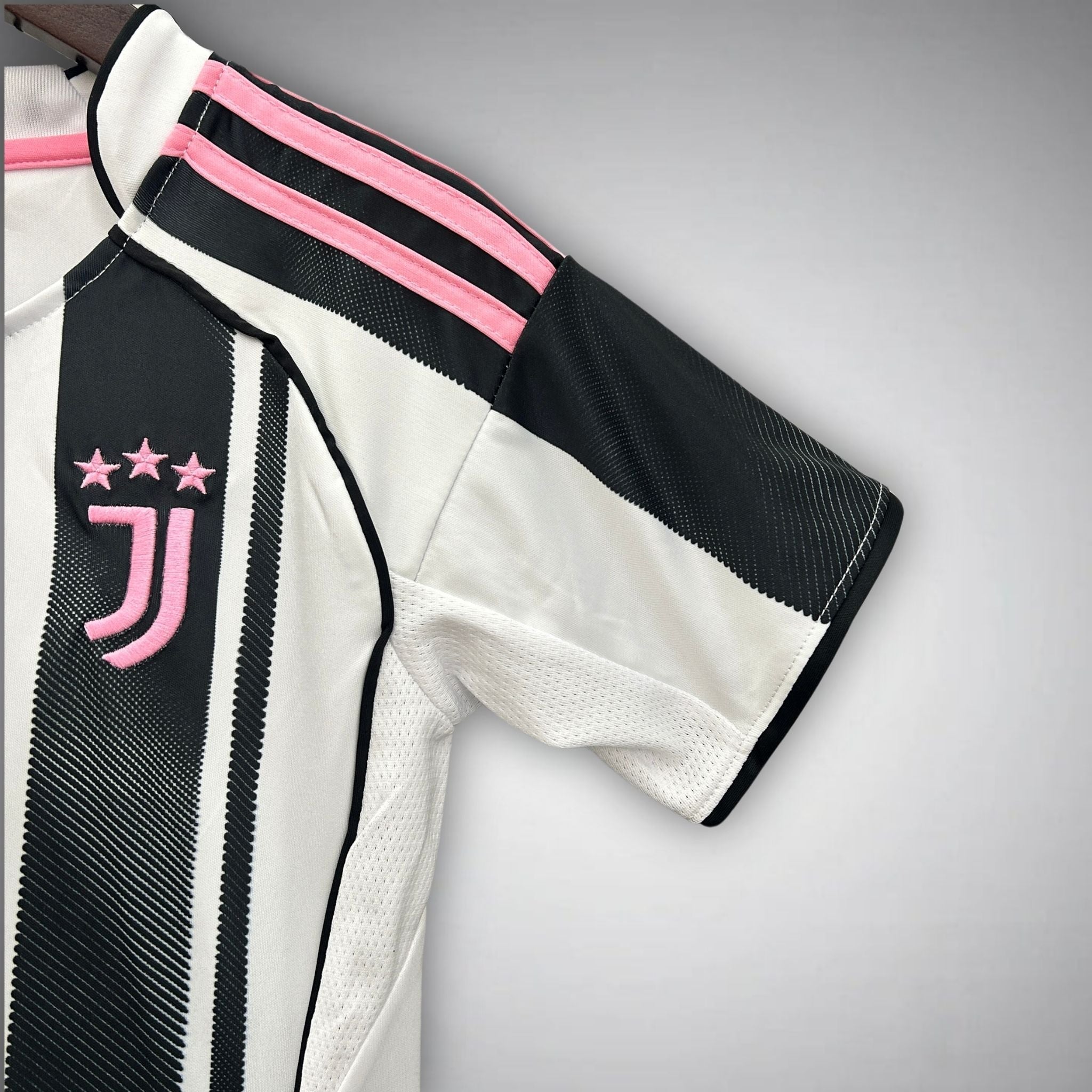 2025 26 juventus home kids football kit