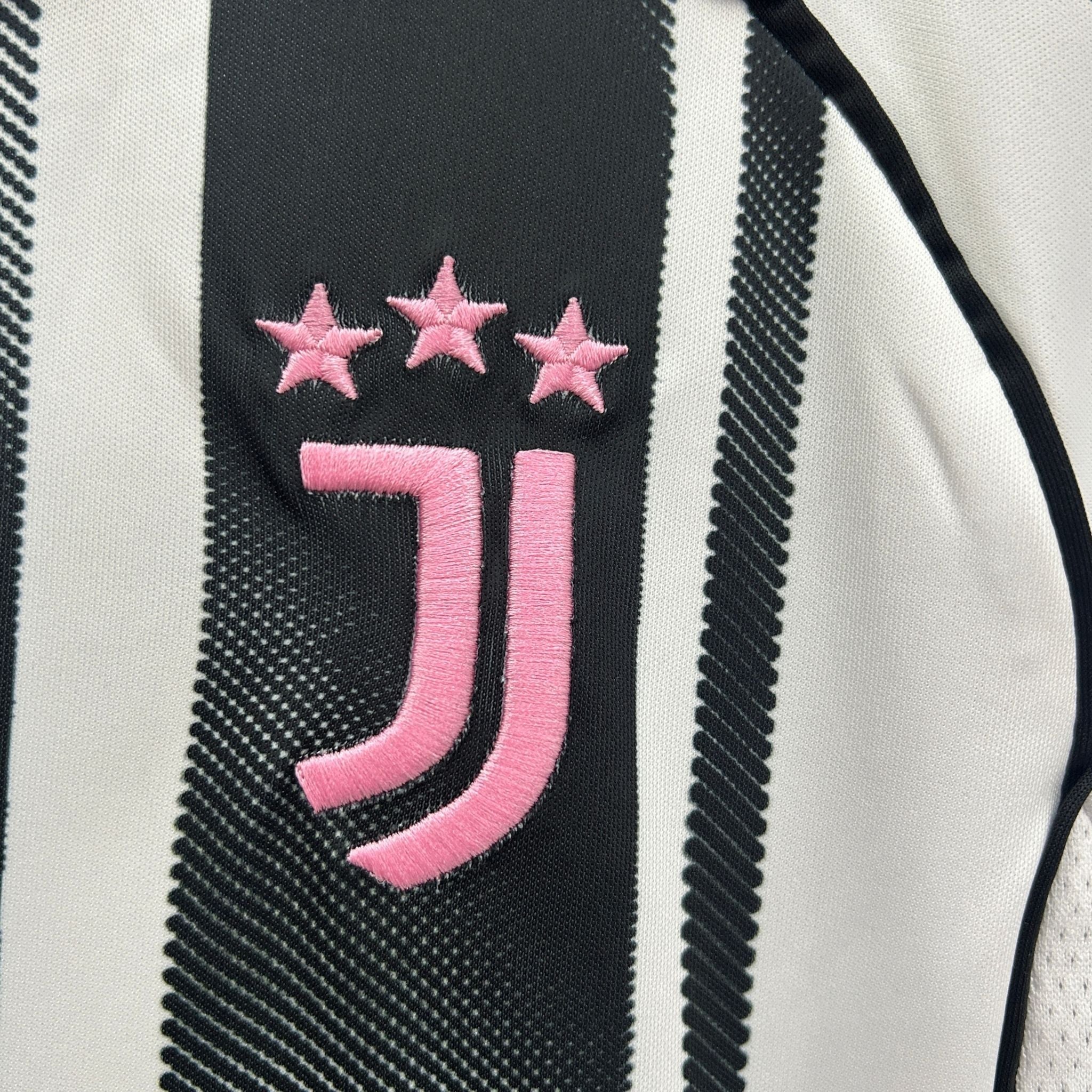 2025 26 juventus home kids football kit