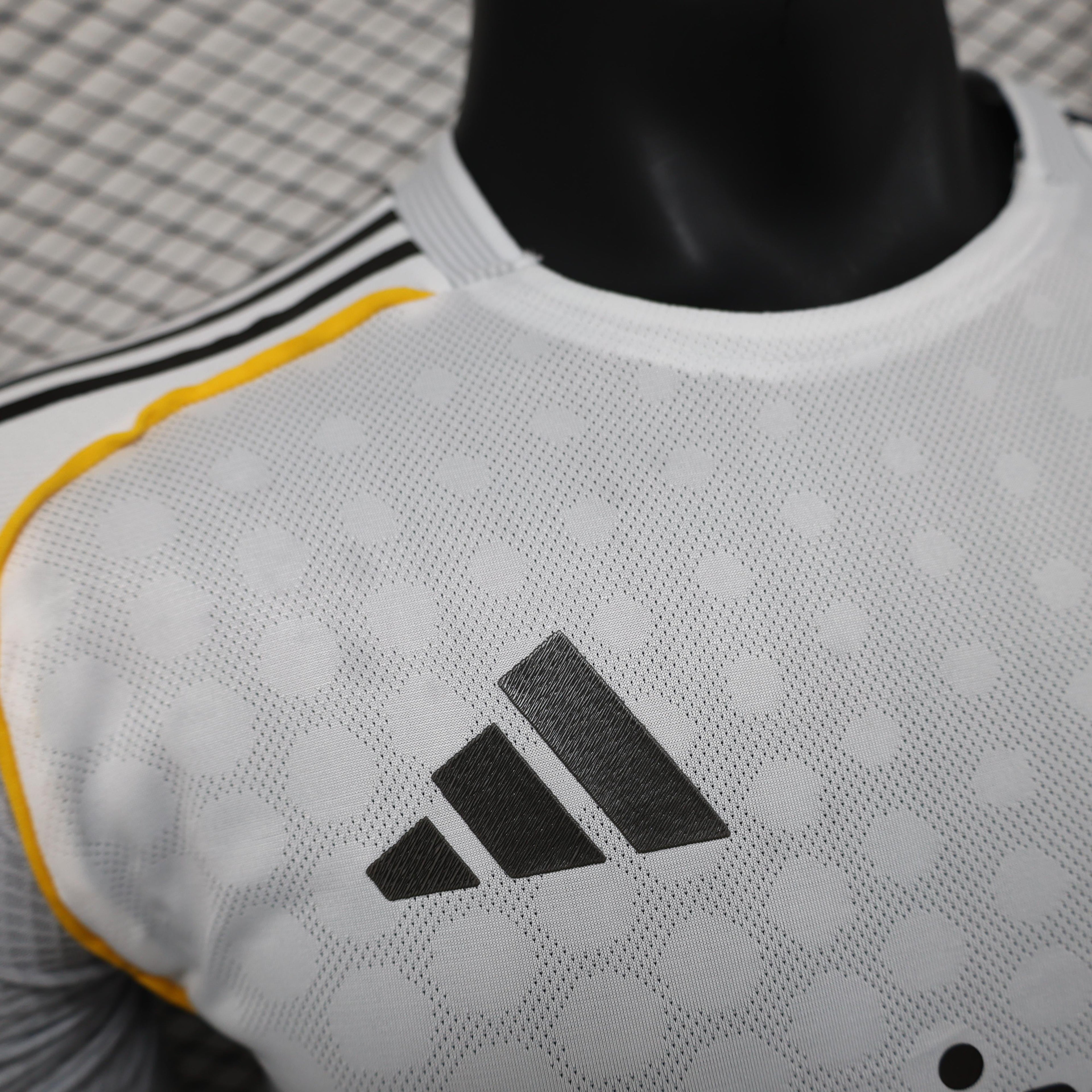 2025-2026 Real Madrid Shirt - Home
