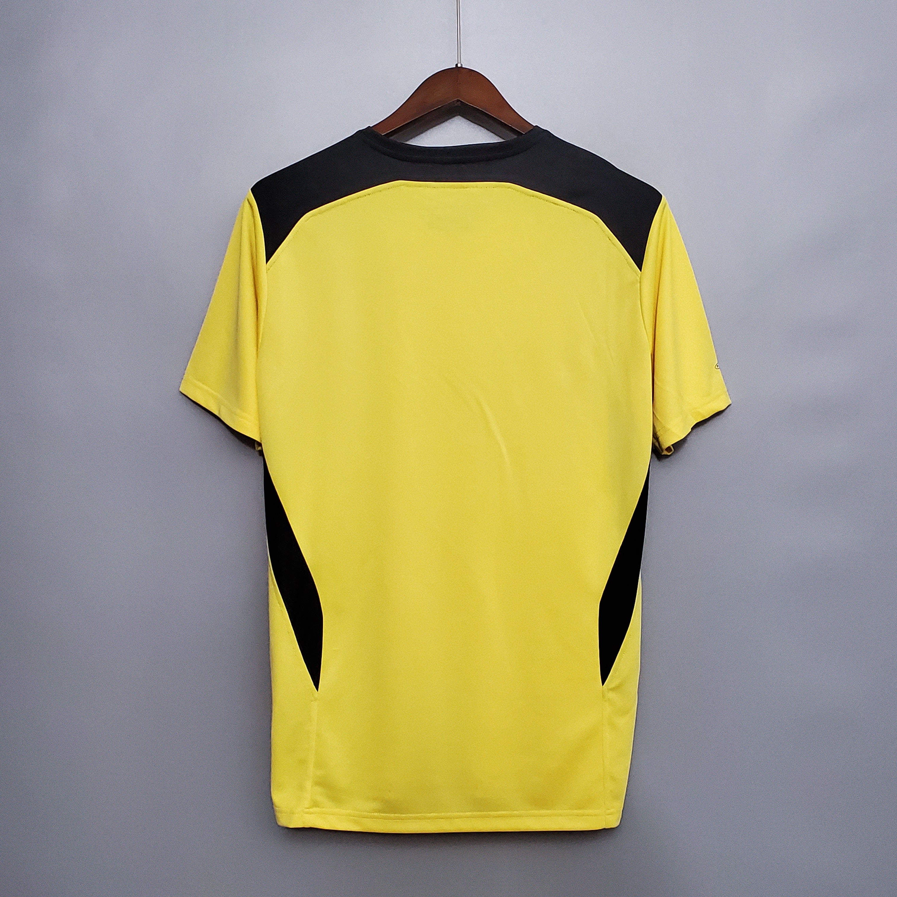 2004/2005 Liverpool Away Retro Shirt