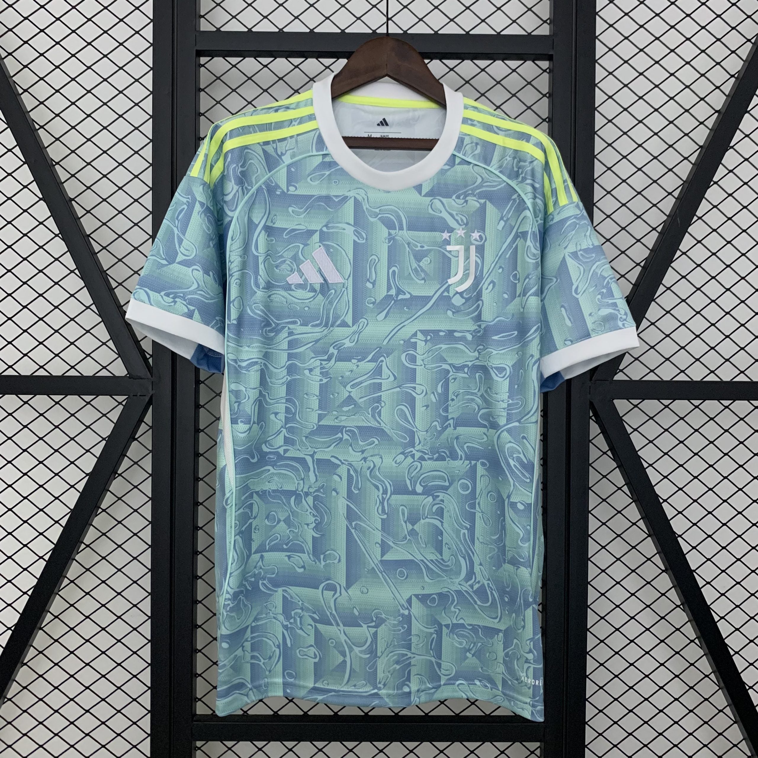 juventus-25-26-away-Shirt-fan-version