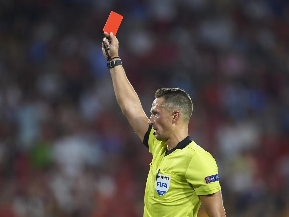 What Does a Red Card Mean in Soccer? The Ultimate Guide - FS Kit