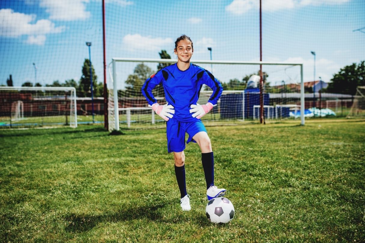 What Skills Should a Girls U14 Soccer Goalie Have? - FS Kit