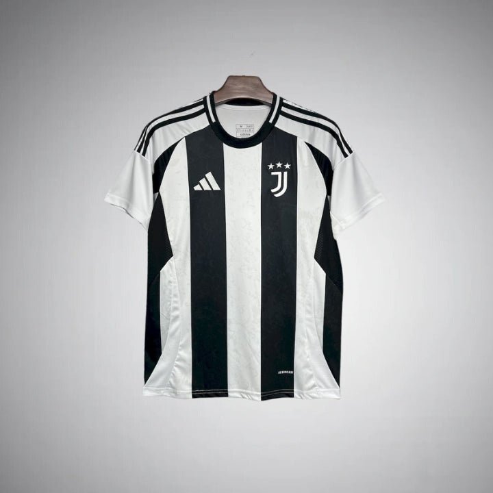 juventus home kits