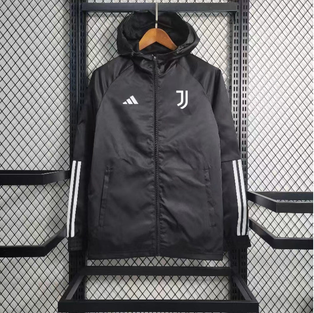 juventus-windbreaker-black