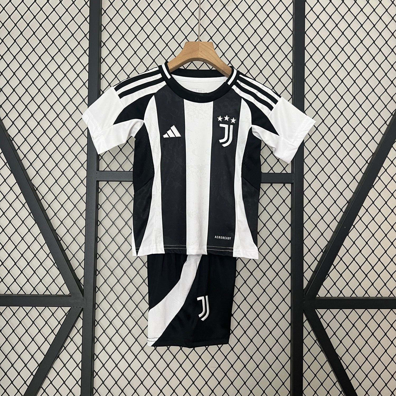 Juventus 24 25 | Kids Football Kit Home