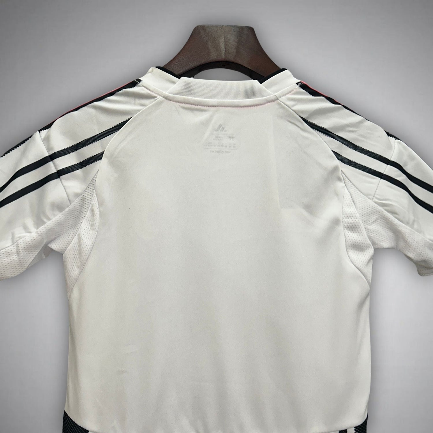 2025 26 juventus home kids football kit