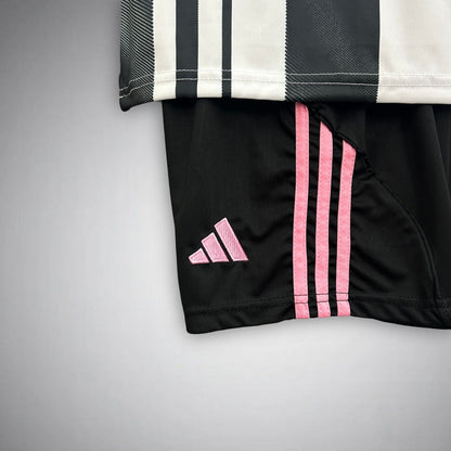 2025 26 juventus home kids football kit