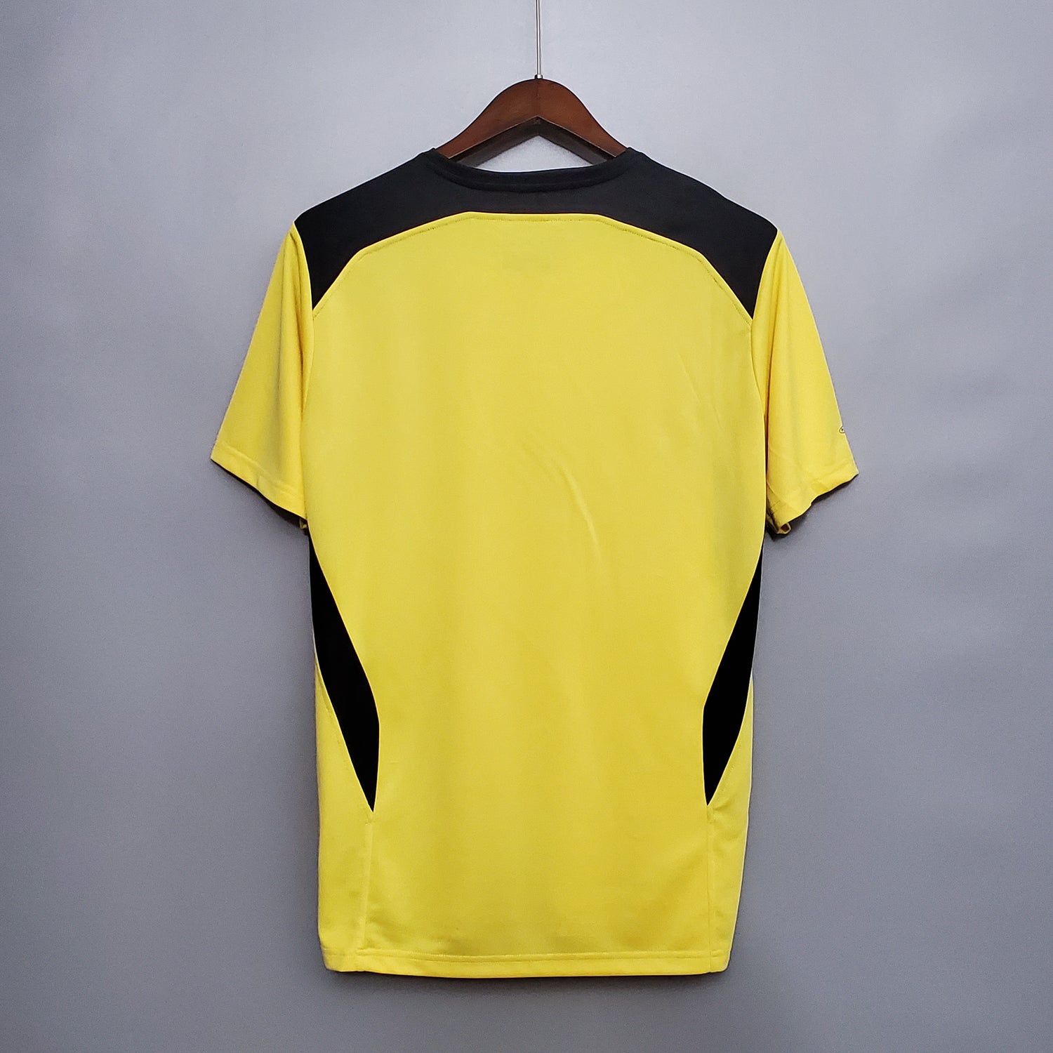 2004/2005 Liverpool Away Retro Shirt