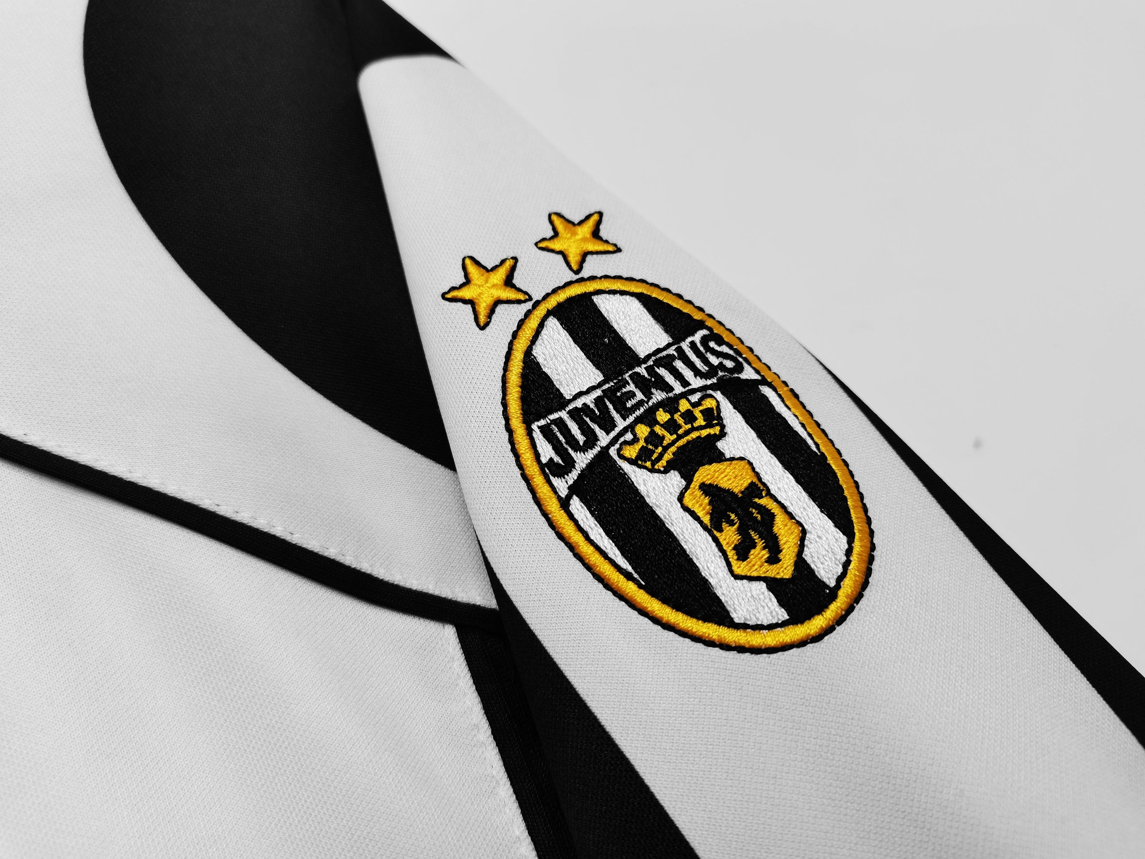 juventus-retro-shirt-1997-1998-long-sleeve-home