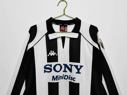 juventus-retro-shirt-1997-1998-long-sleeve-home