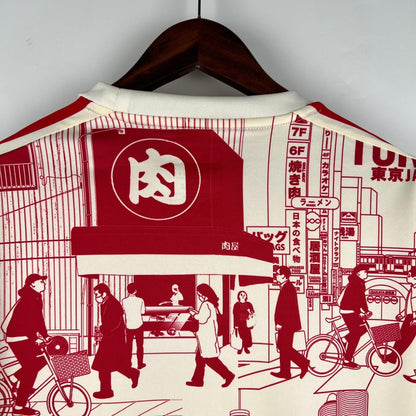 Camiseta roja de fútbol de Tokio, Japón