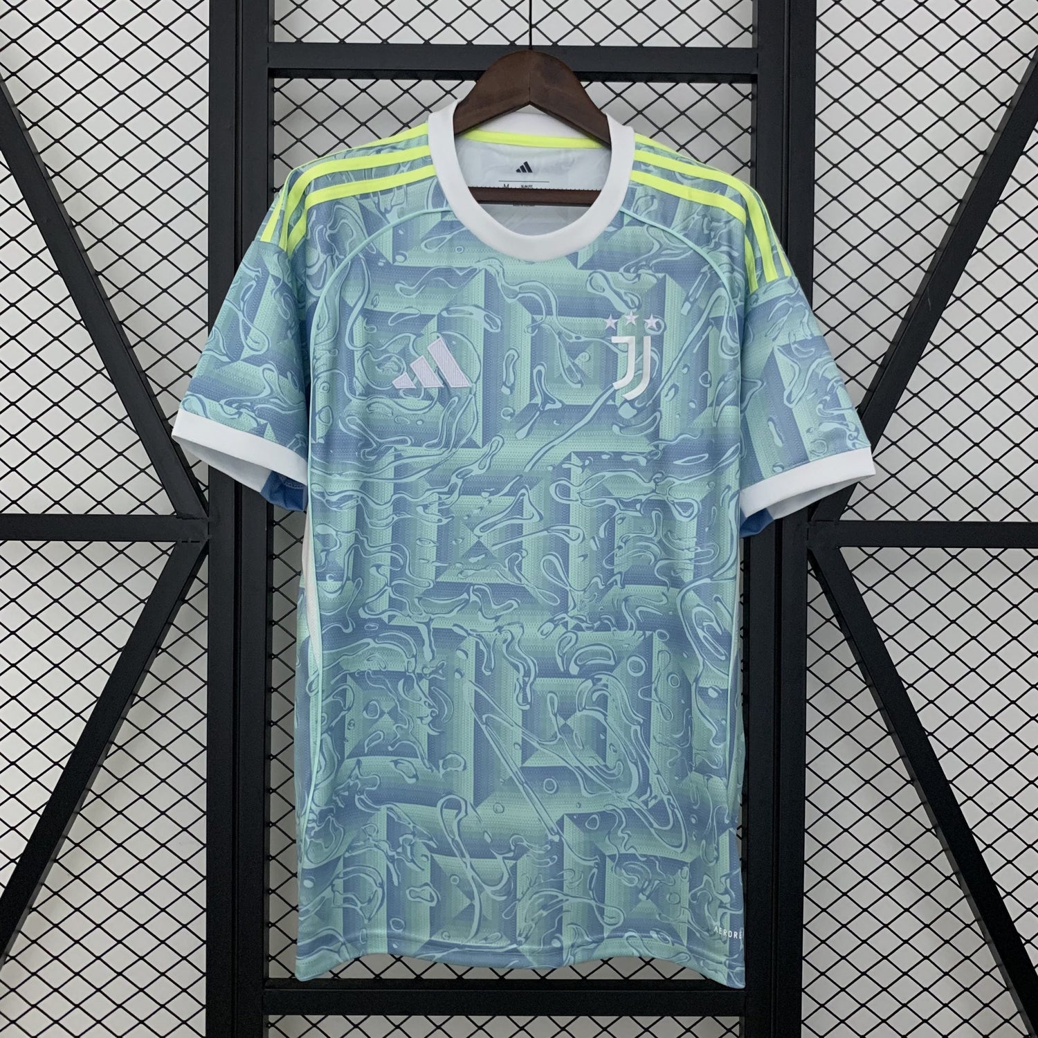 juventus-25-26-away-Shirt-fan-version