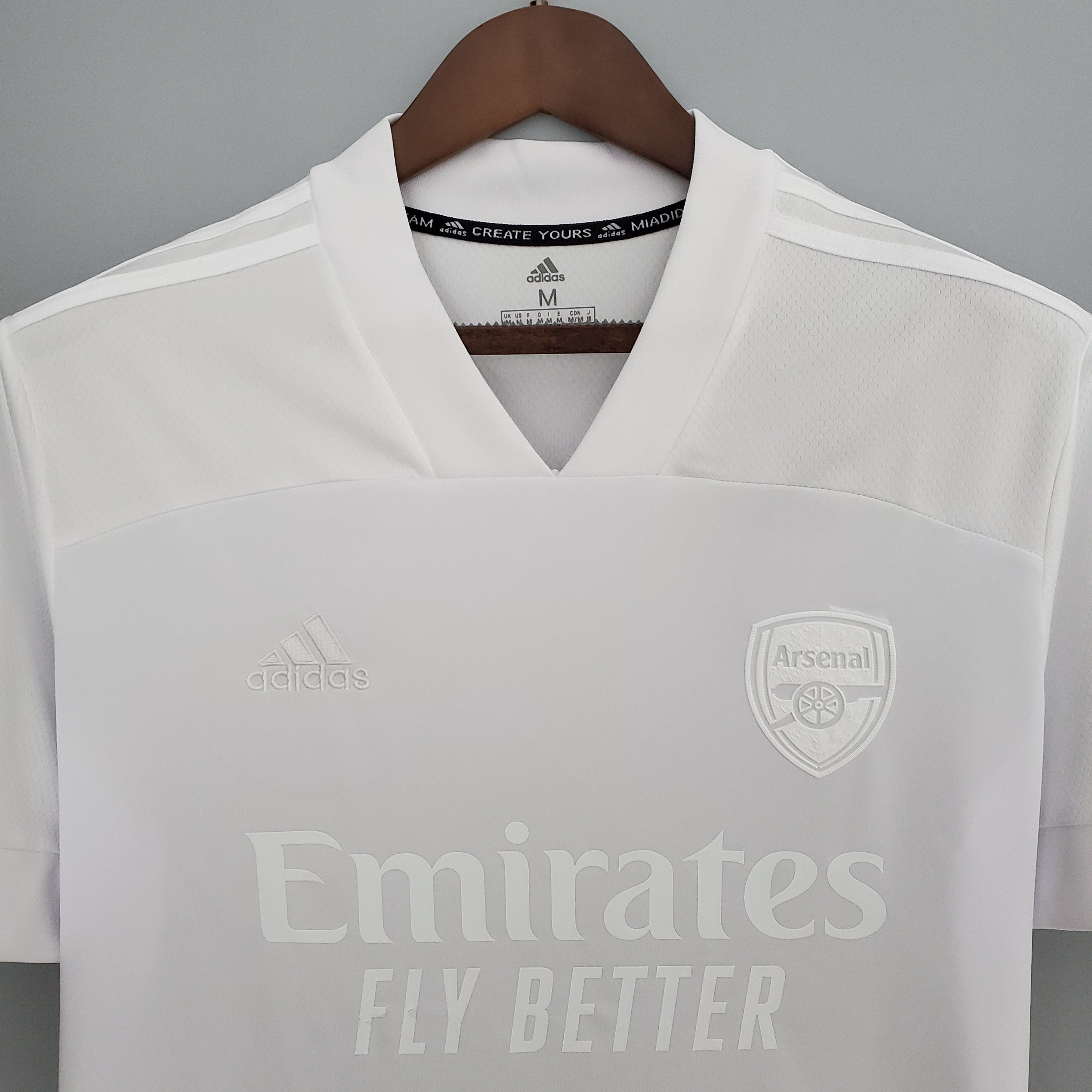 Camiseta blanca del Arsenal 21/22