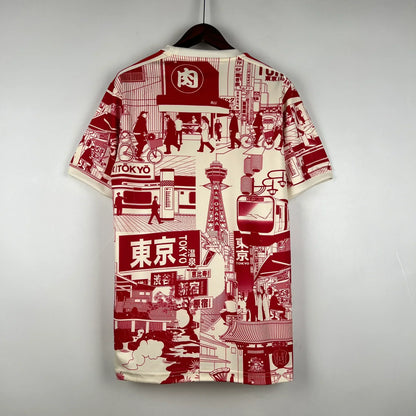 Camiseta roja de fútbol de Tokio, Japón