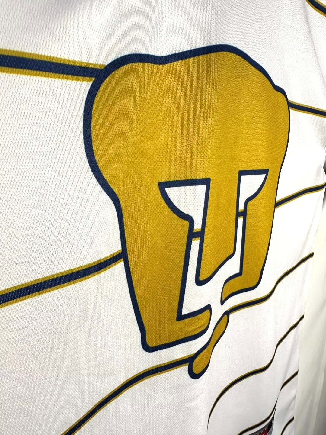 1997-1998 Pumas UNAM Away Retro Shirt