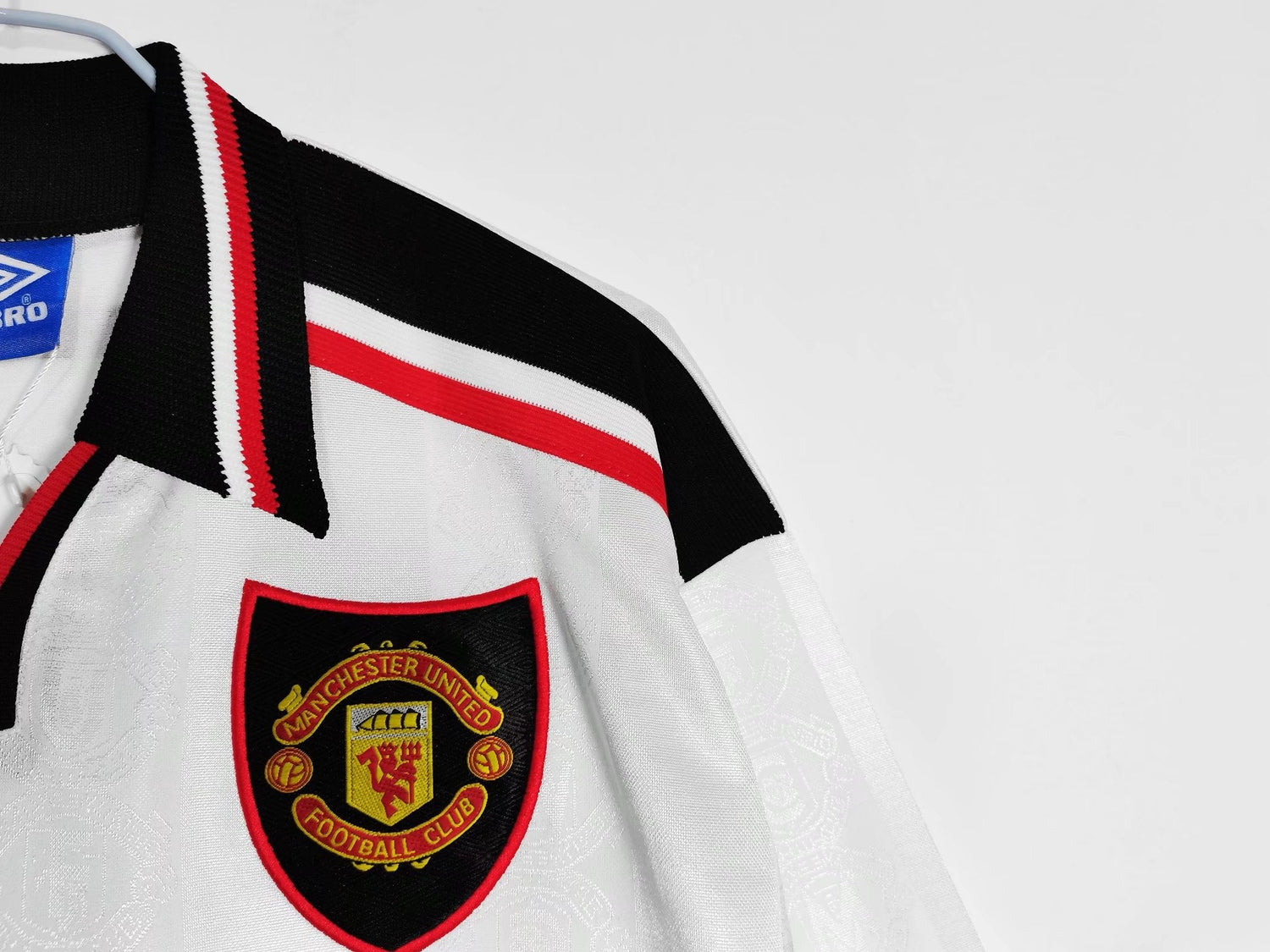 manchester-united-retro-shirt-1997-1998-long-sleeve-away