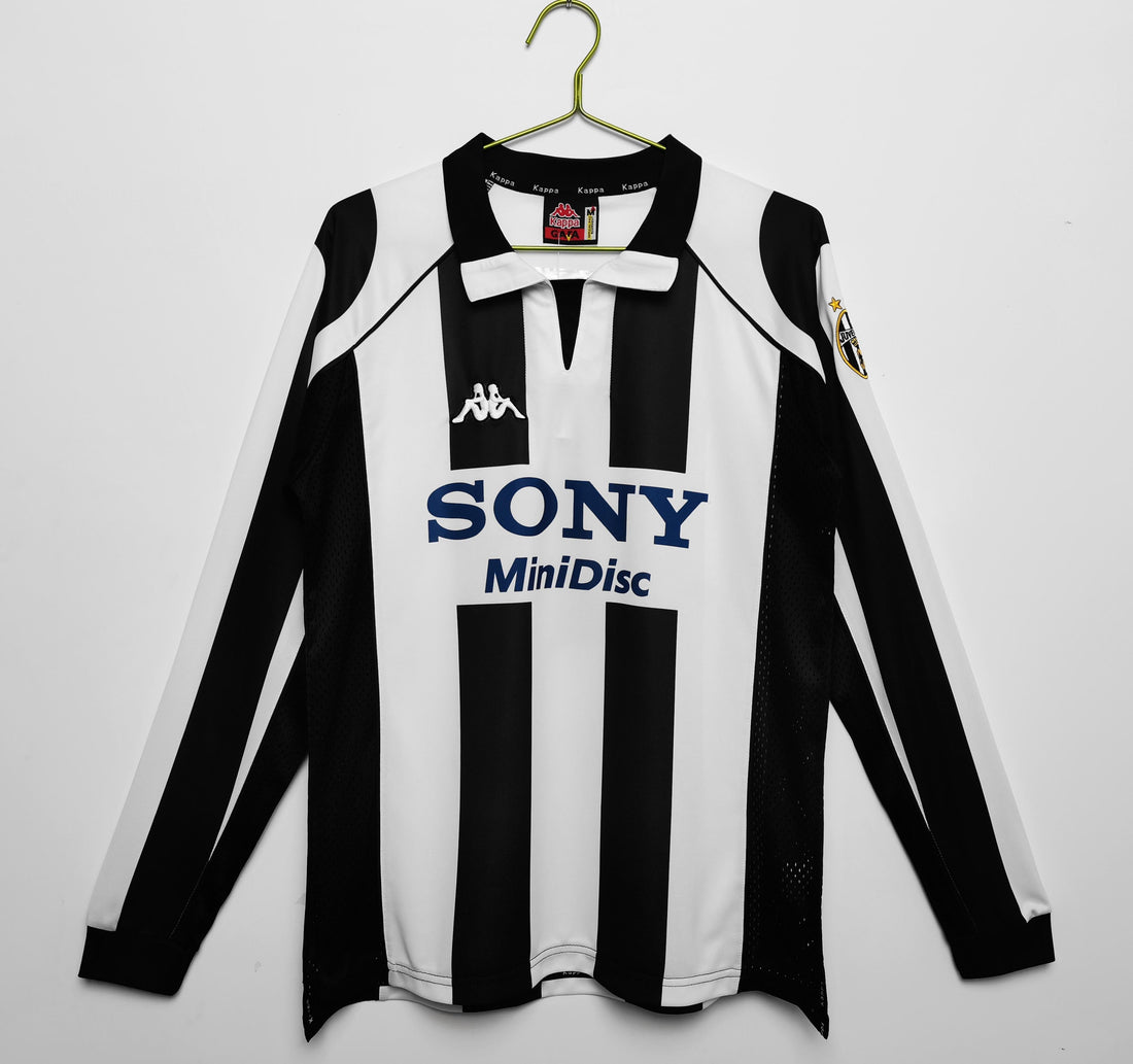 juventus-retro-shirt-1997-1998-long-sleeve-home