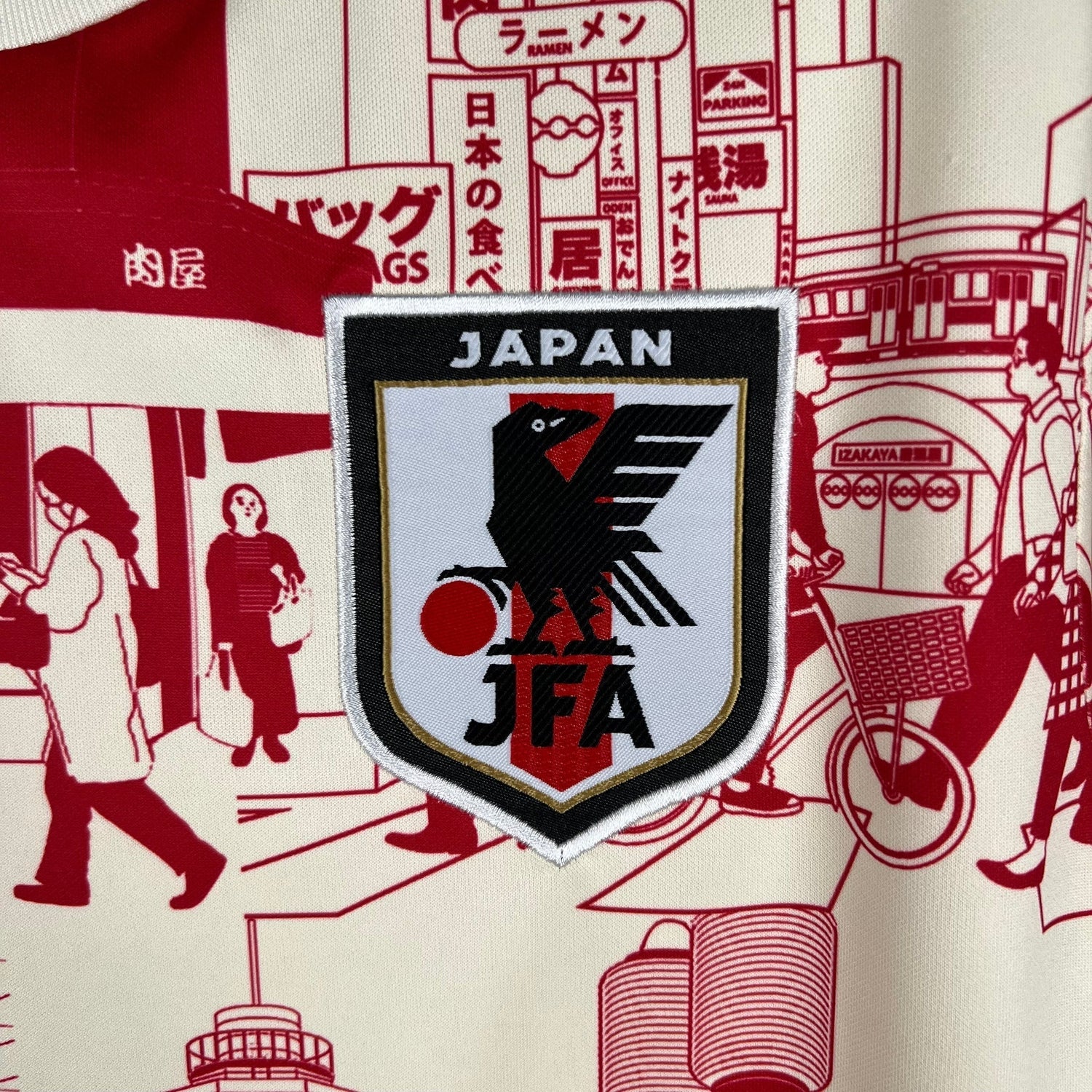 Camiseta roja de fútbol de Tokio, Japón