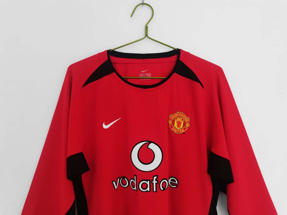 03-04-manchester-united-retro-shirt-long-sleeves